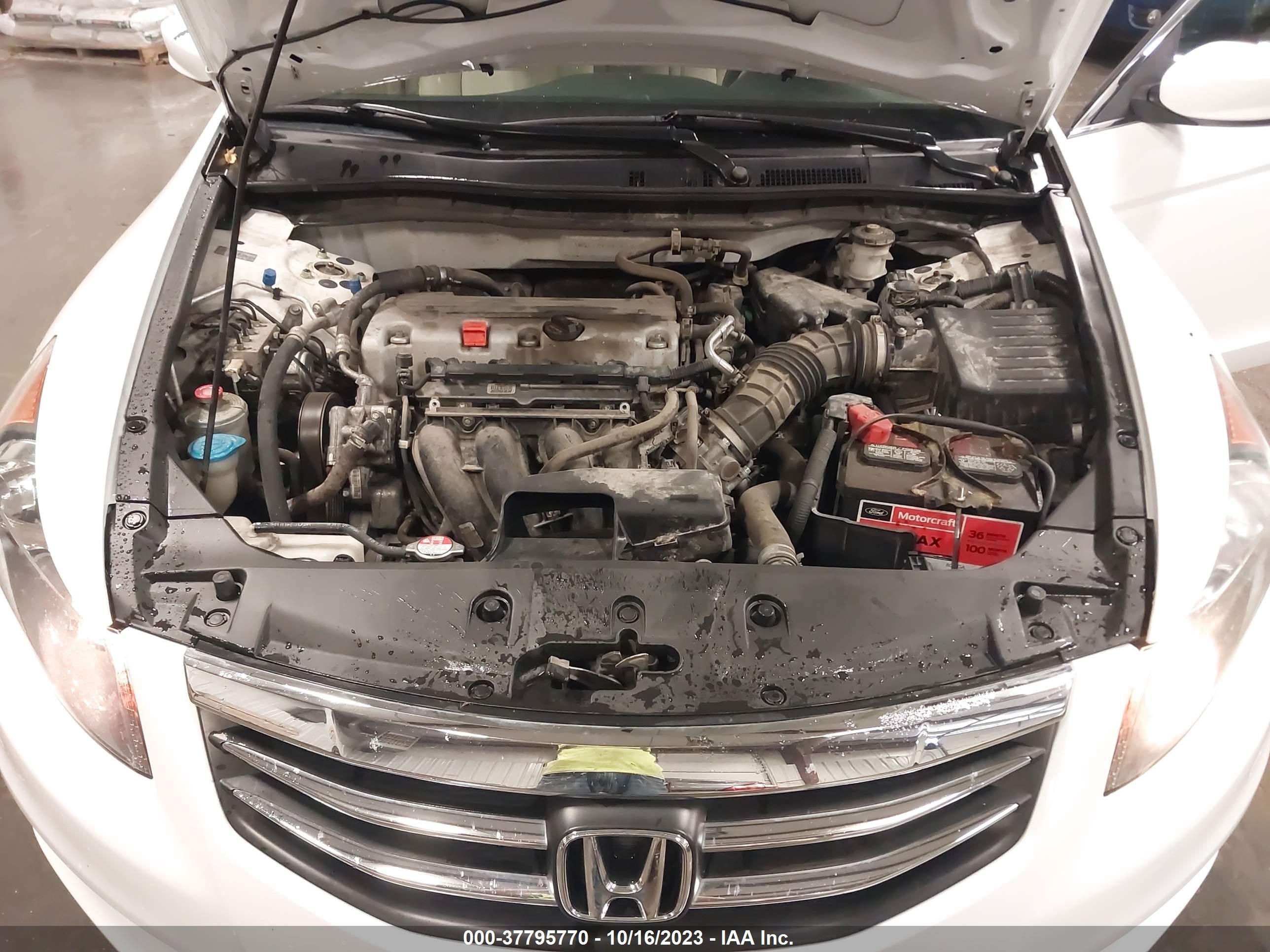 Photo 9 VIN: 1HGCP2F34CA163014 - HONDA ACCORD 