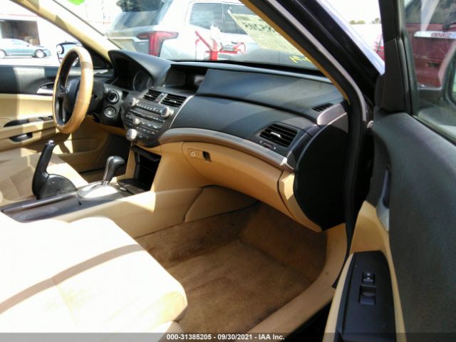 Photo 4 VIN: 1HGCP2F34CA190018 - HONDA ACCORD 