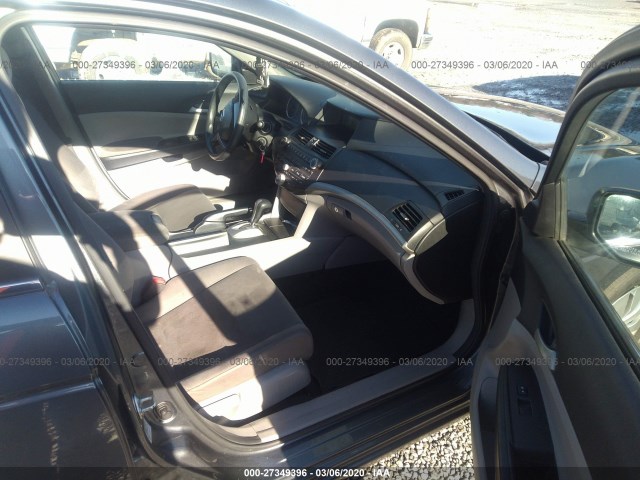 Photo 4 VIN: 1HGCP2F34CA194747 - HONDA ACCORD SDN 