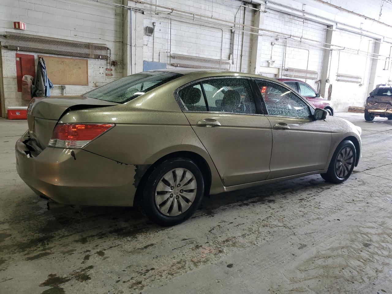 Photo 2 VIN: 1HGCP2F35AA003785 - HONDA ACCORD 