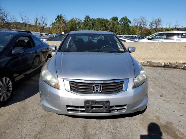 Photo 4 VIN: 1HGCP2F35AA013510 - HONDA ACCORD LX 