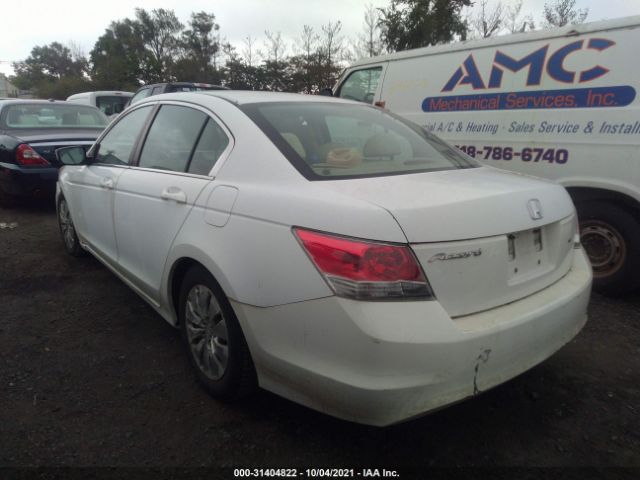 Photo 2 VIN: 1HGCP2F35AA021588 - HONDA ACCORD SDN 