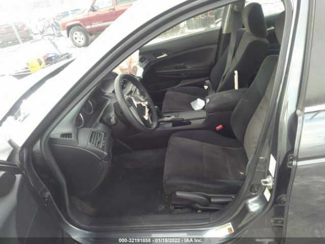 Photo 4 VIN: 1HGCP2F35AA067986 - HONDA ACCORD SDN 