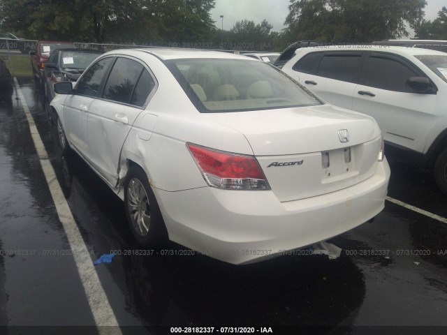 Photo 2 VIN: 1HGCP2F35AA081953 - HONDA ACCORD SDN 