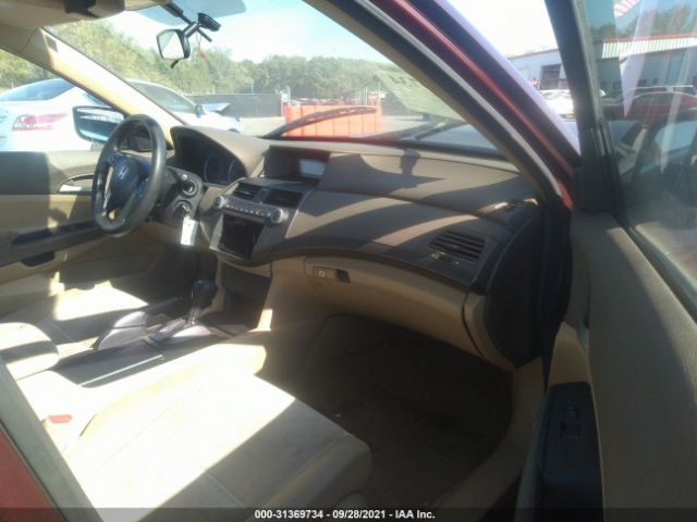 Photo 4 VIN: 1HGCP2F35AA097781 - HONDA ACCORD SDN 