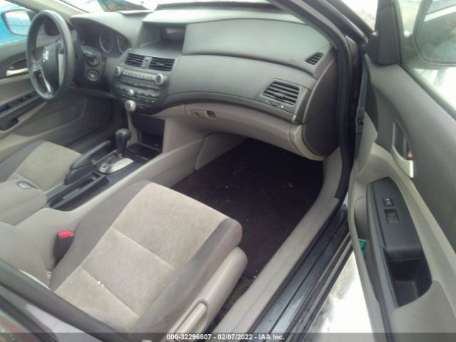 Photo 4 VIN: 1HGCP2F35AA134733 - HONDA ACCORD SDN 