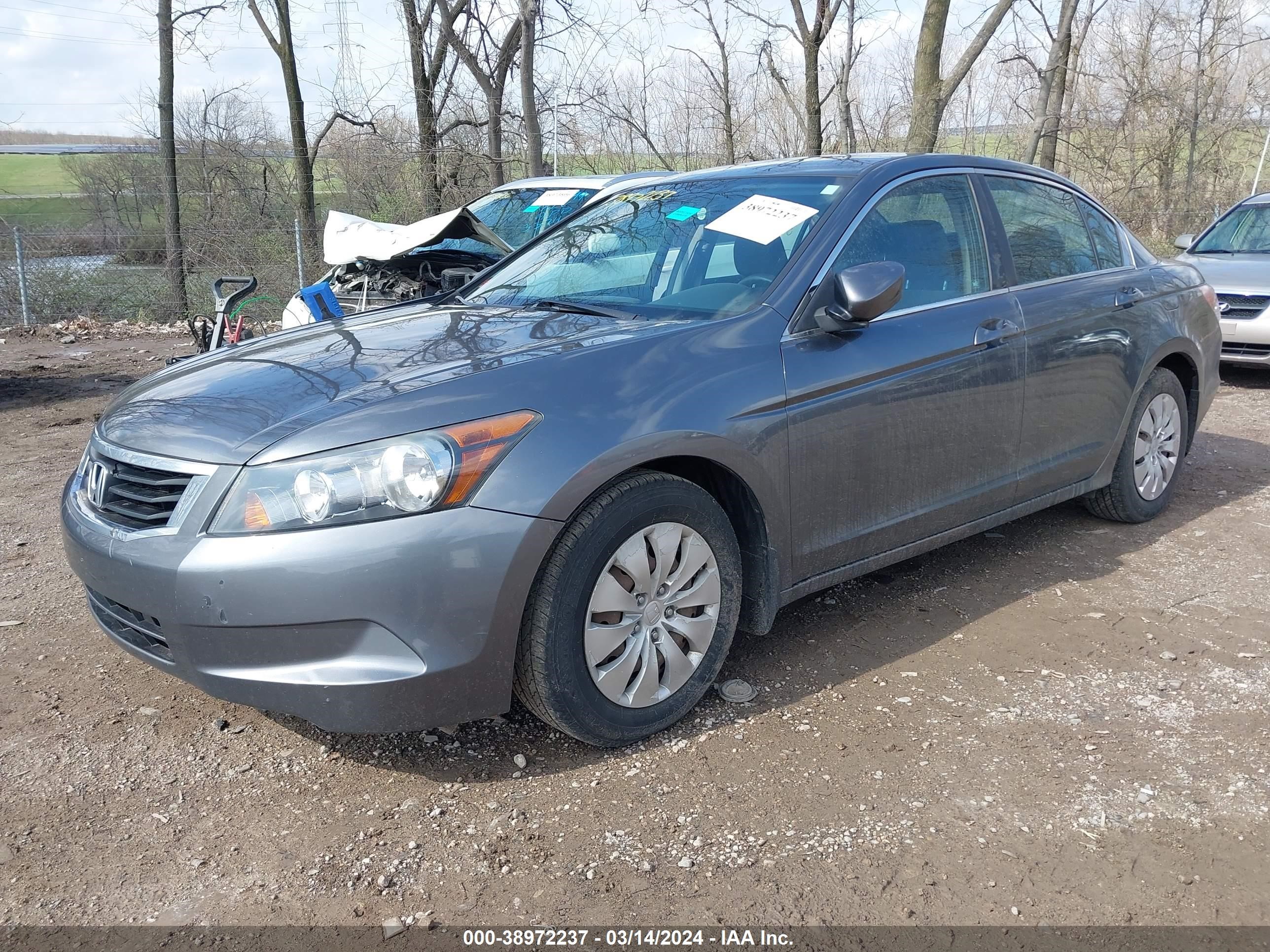 Photo 1 VIN: 1HGCP2F35AA164458 - HONDA ACCORD 