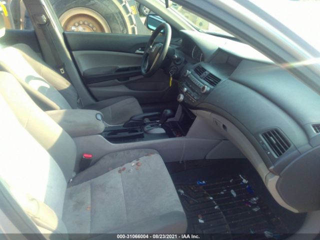 Photo 4 VIN: 1HGCP2F35AA180272 - HONDA ACCORD SDN 