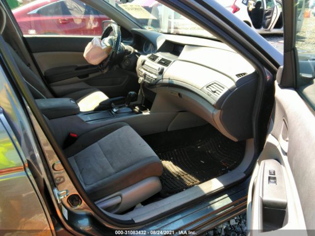 Photo 4 VIN: 1HGCP2F35AA187206 - HONDA ACCORD SDN 