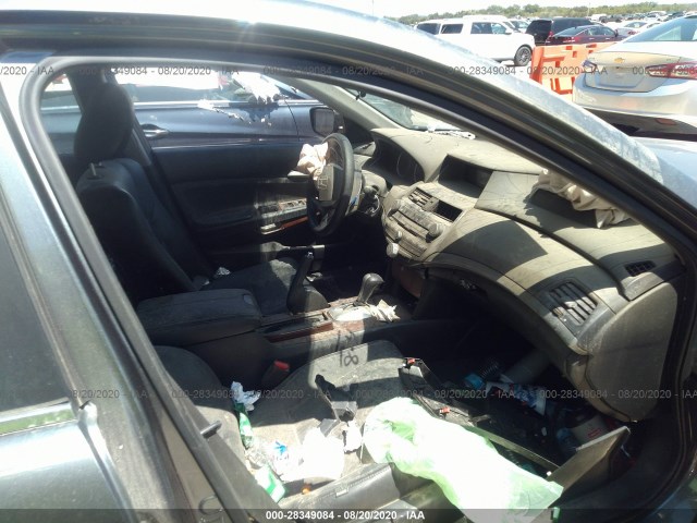 Photo 4 VIN: 1HGCP2F35BA000628 - HONDA ACCORD SDN 