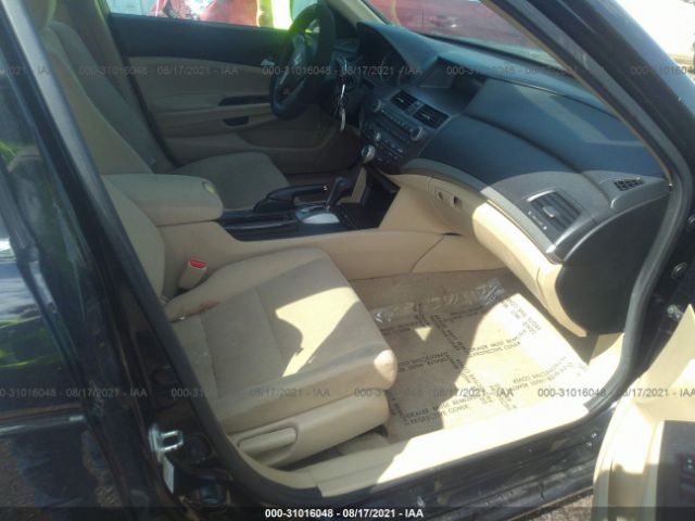 Photo 4 VIN: 1HGCP2F35BA006445 - HONDA ACCORD SDN 