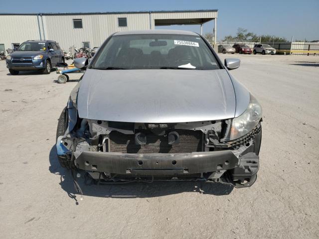 Photo 4 VIN: 1HGCP2F35BA040630 - HONDA ACCORD LX 