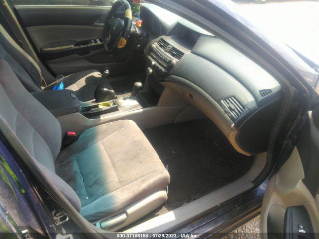 Photo 4 VIN: 1HGCP2F35BA054981 - HONDA ACCORD 