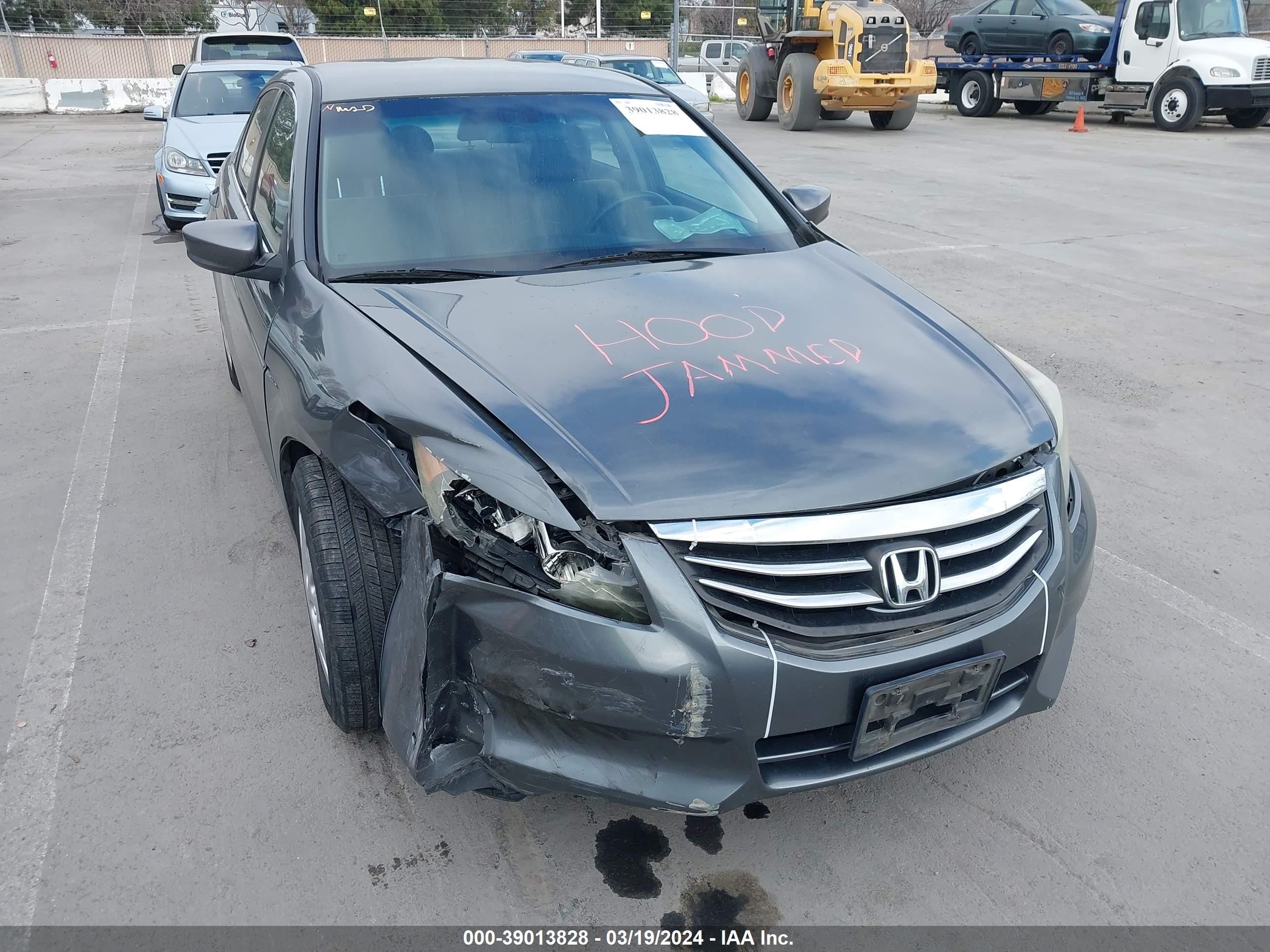 Photo 5 VIN: 1HGCP2F35BA074129 - HONDA ACCORD 