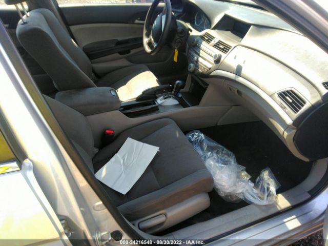 Photo 4 VIN: 1HGCP2F35BA078651 - HONDA ACCORD SDN 