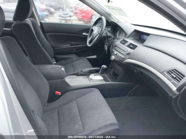 Photo 4 VIN: 1HGCP2F35BA090864 - HONDA ACCORD 