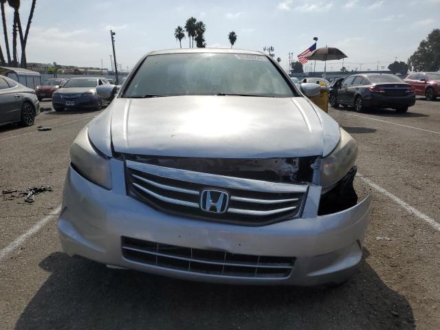 Photo 4 VIN: 1HGCP2F35BA130831 - HONDA ACCORD 