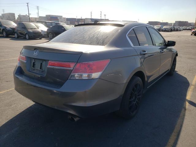 Photo 3 VIN: 1HGCP2F35BA136984 - HONDA ACCORD LX 