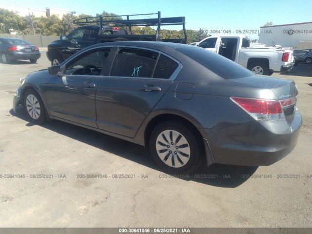 Photo 2 VIN: 1HGCP2F35BA143904 - HONDA ACCORD SDN 