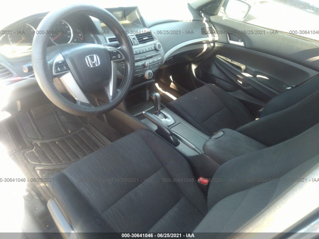 Photo 4 VIN: 1HGCP2F35BA143904 - HONDA ACCORD SDN 