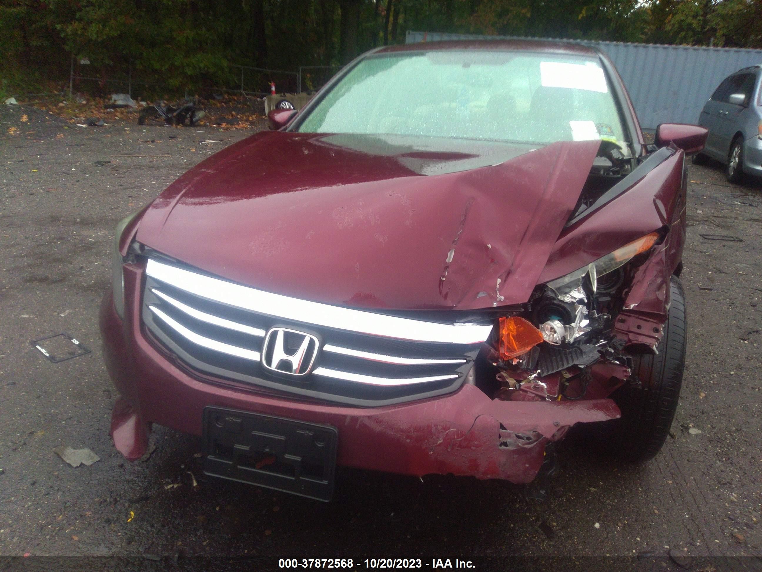 Photo 12 VIN: 1HGCP2F35CA046624 - HONDA ACCORD 