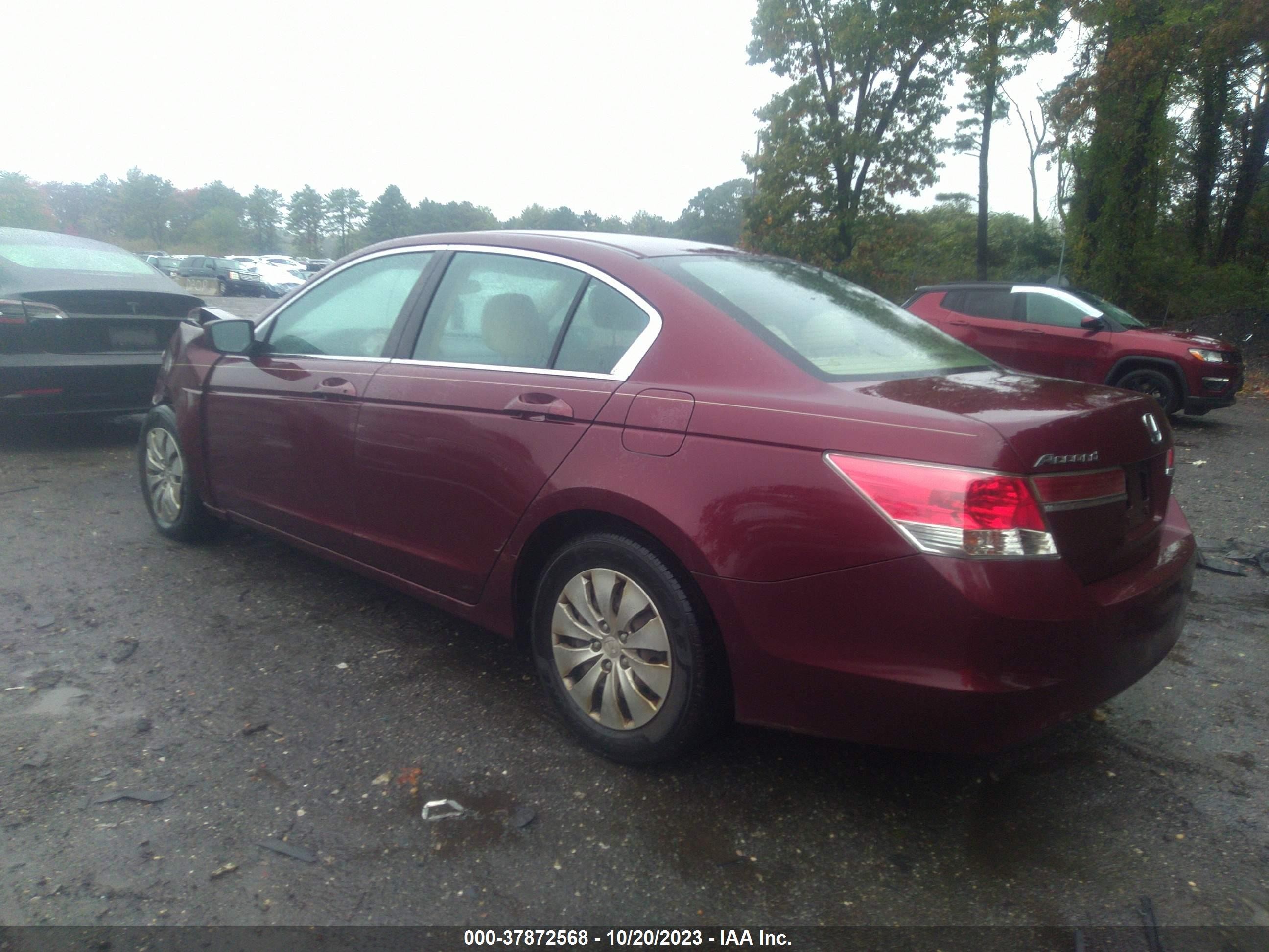 Photo 2 VIN: 1HGCP2F35CA046624 - HONDA ACCORD 