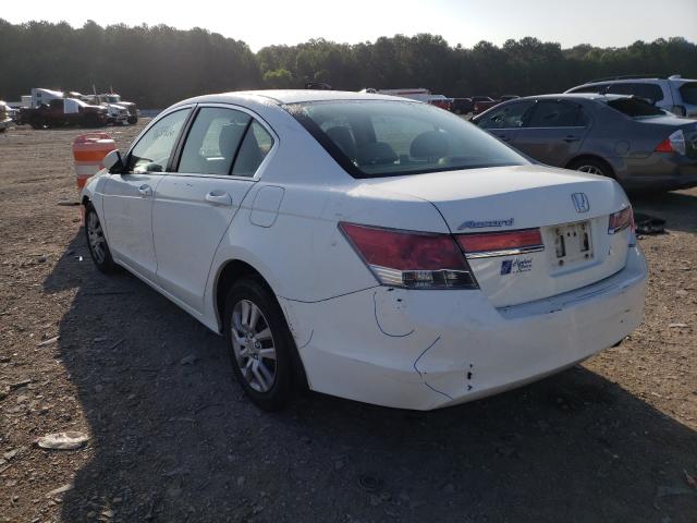 Photo 2 VIN: 1HGCP2F35CA110161 - HONDA ACCORD LX 