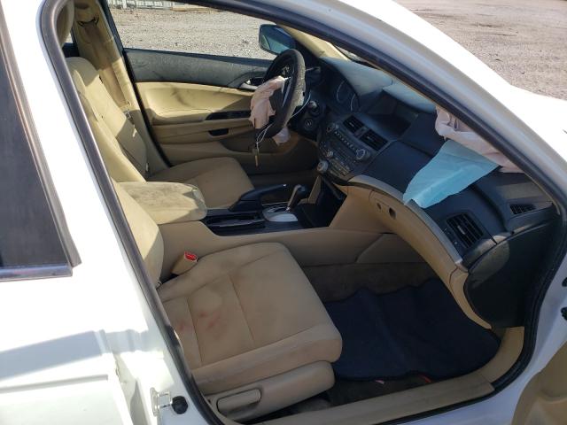 Photo 4 VIN: 1HGCP2F35CA110161 - HONDA ACCORD LX 