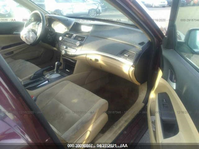 Photo 4 VIN: 1HGCP2F35CA139028 - HONDA ACCORD SDN 