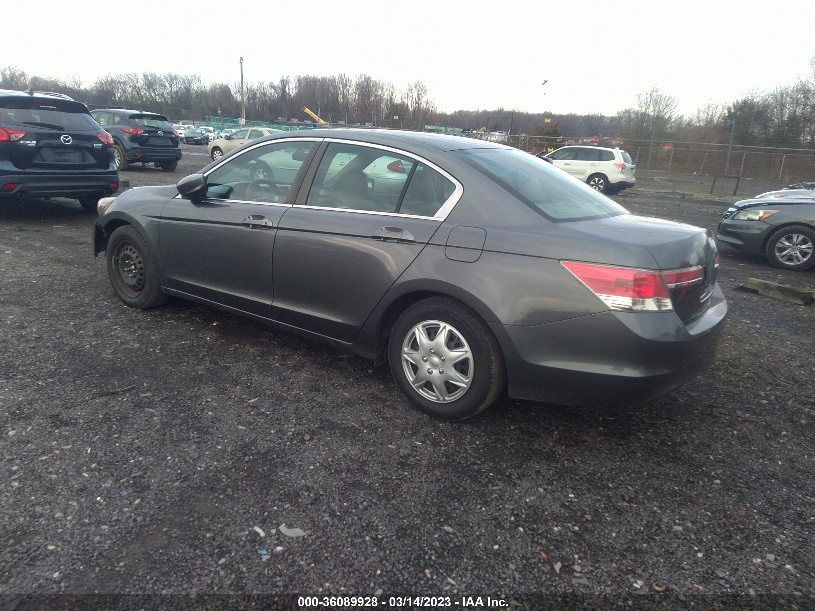 Photo 2 VIN: 1HGCP2F35CA189864 - HONDA ACCORD 