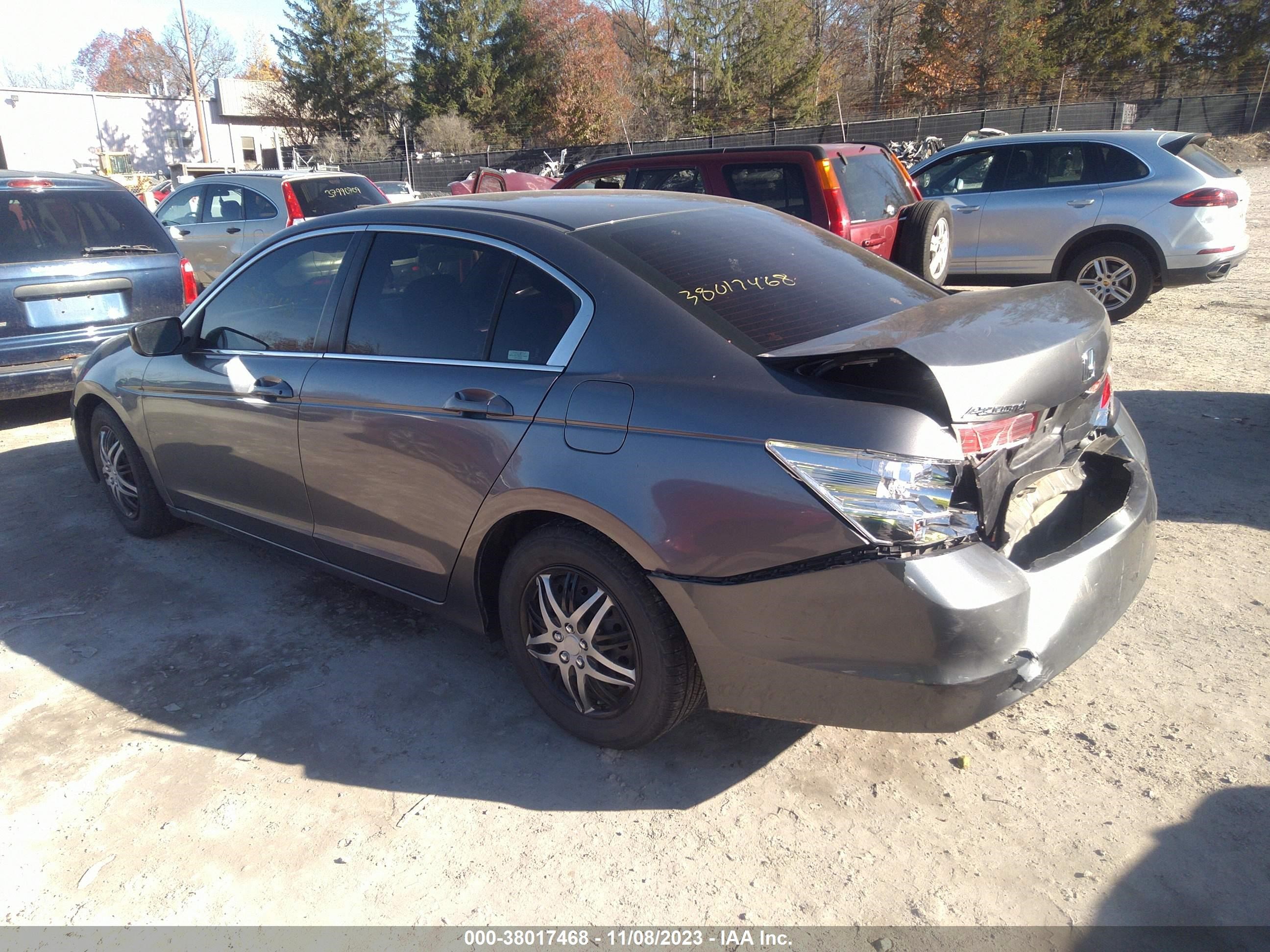 Photo 2 VIN: 1HGCP2F35CA244183 - HONDA ACCORD 