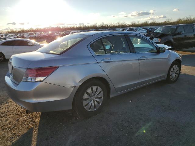 Photo 2 VIN: 1HGCP2F36AA040070 - HONDA ACCORD LX 