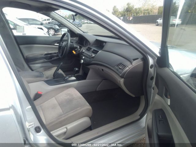 Photo 4 VIN: 1HGCP2F36AA080746 - HONDA ACCORD SDN 