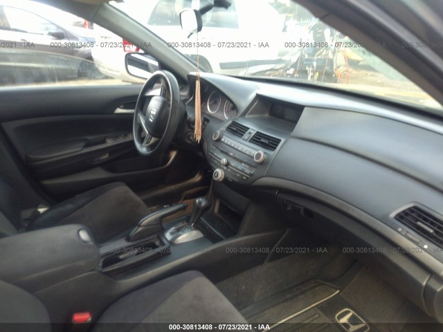 Photo 4 VIN: 1HGCP2F36AA117228 - HONDA ACCORD SDN 