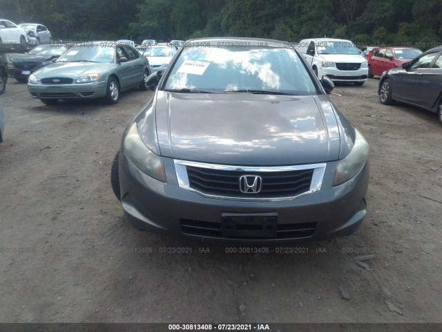 Photo 5 VIN: 1HGCP2F36AA117228 - HONDA ACCORD SDN 