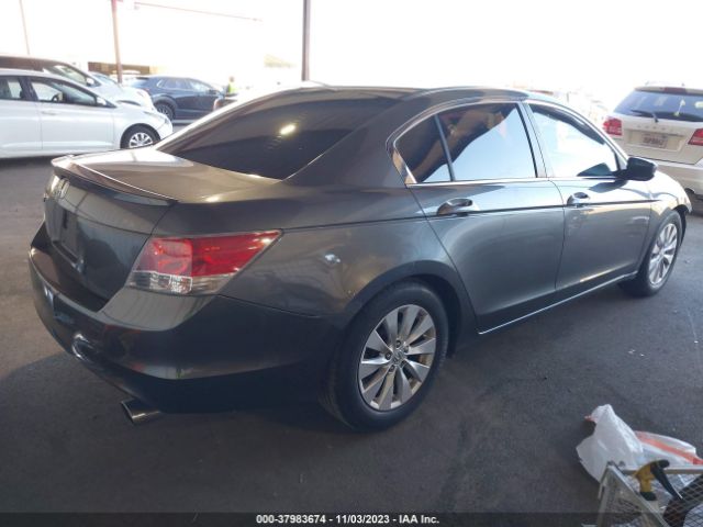 Photo 3 VIN: 1HGCP2F36AA123675 - HONDA ACCORD SDN 