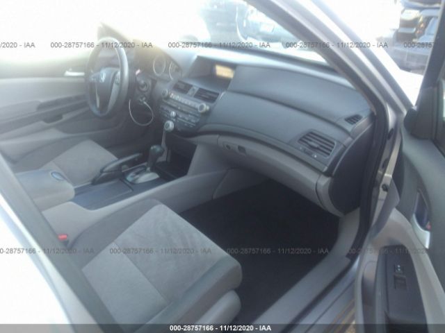 Photo 4 VIN: 1HGCP2F36AA126334 - HONDA ACCORD SDN 