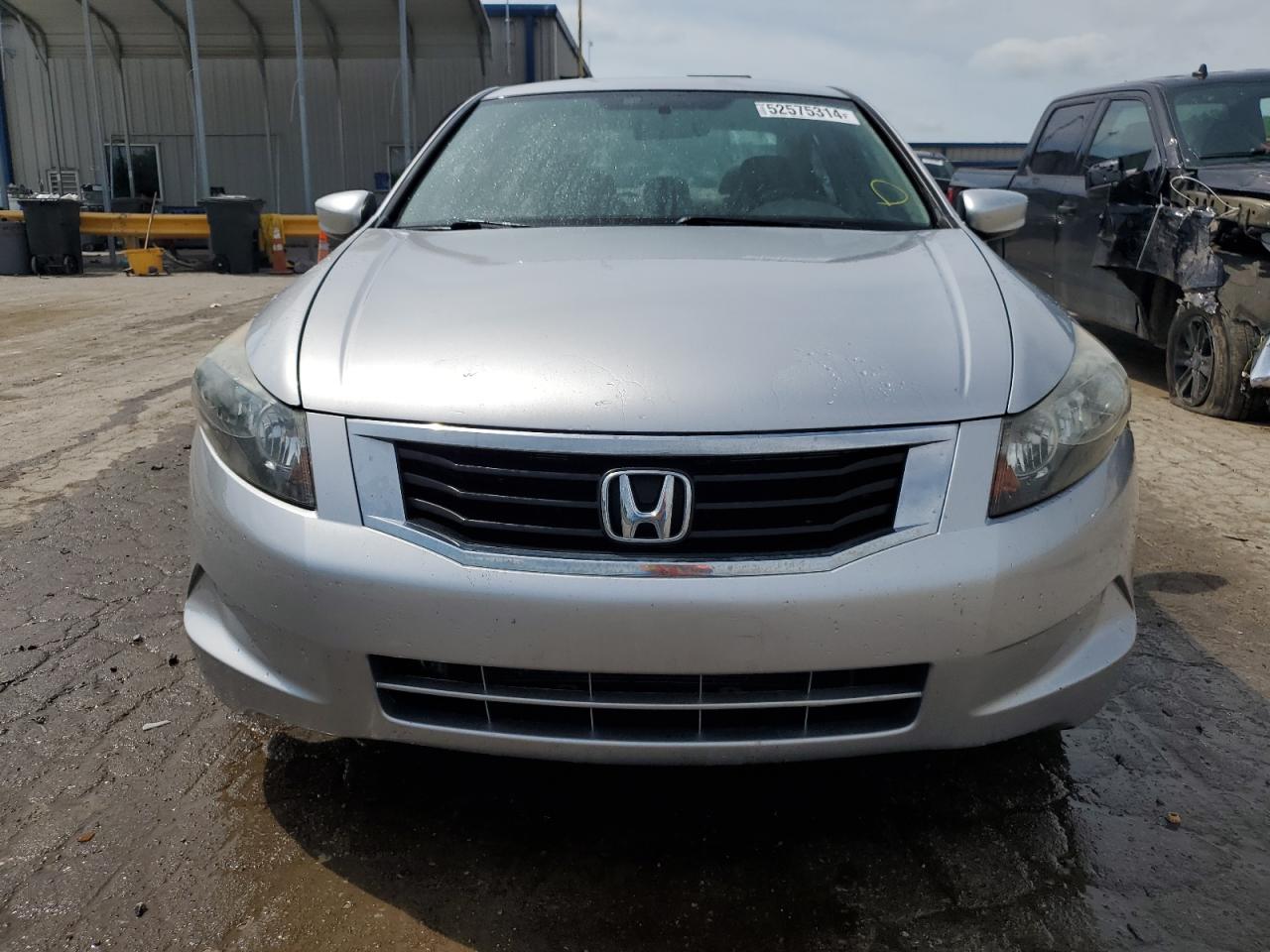 Photo 4 VIN: 1HGCP2F36AA126429 - HONDA ACCORD 