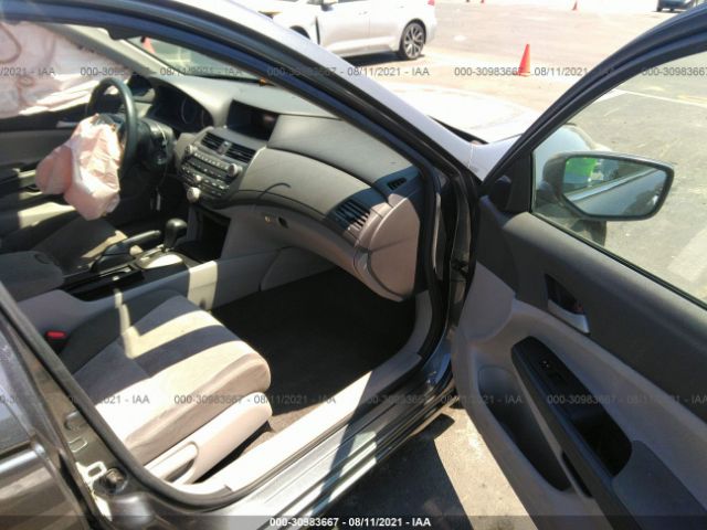 Photo 4 VIN: 1HGCP2F36AA170978 - HONDA ACCORD SDN 