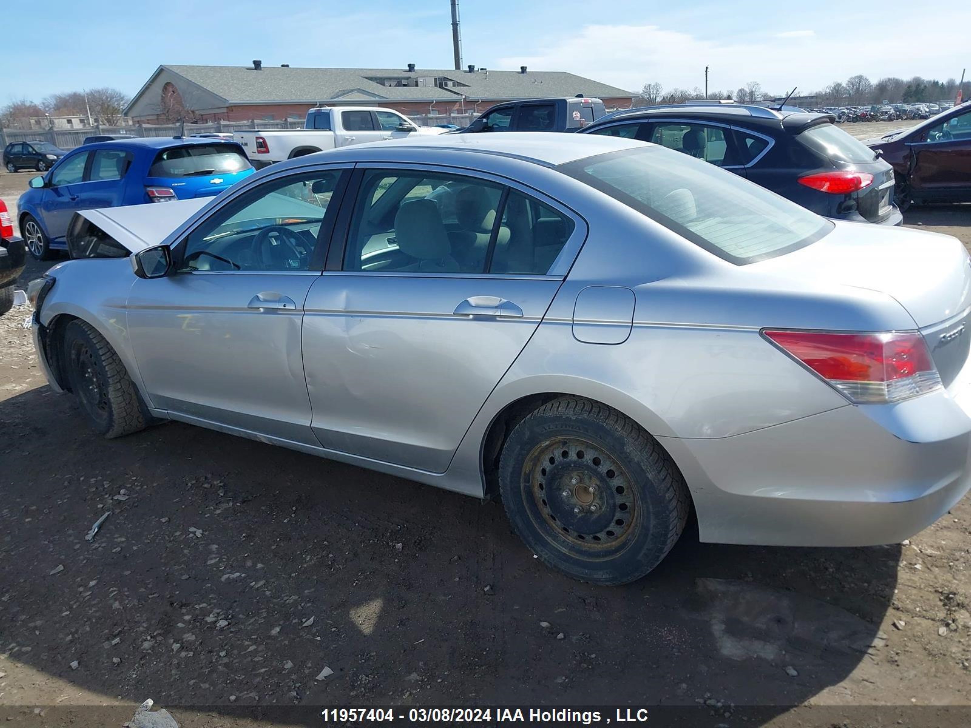 Photo 13 VIN: 1HGCP2F36AA800580 - HONDA ACCORD 