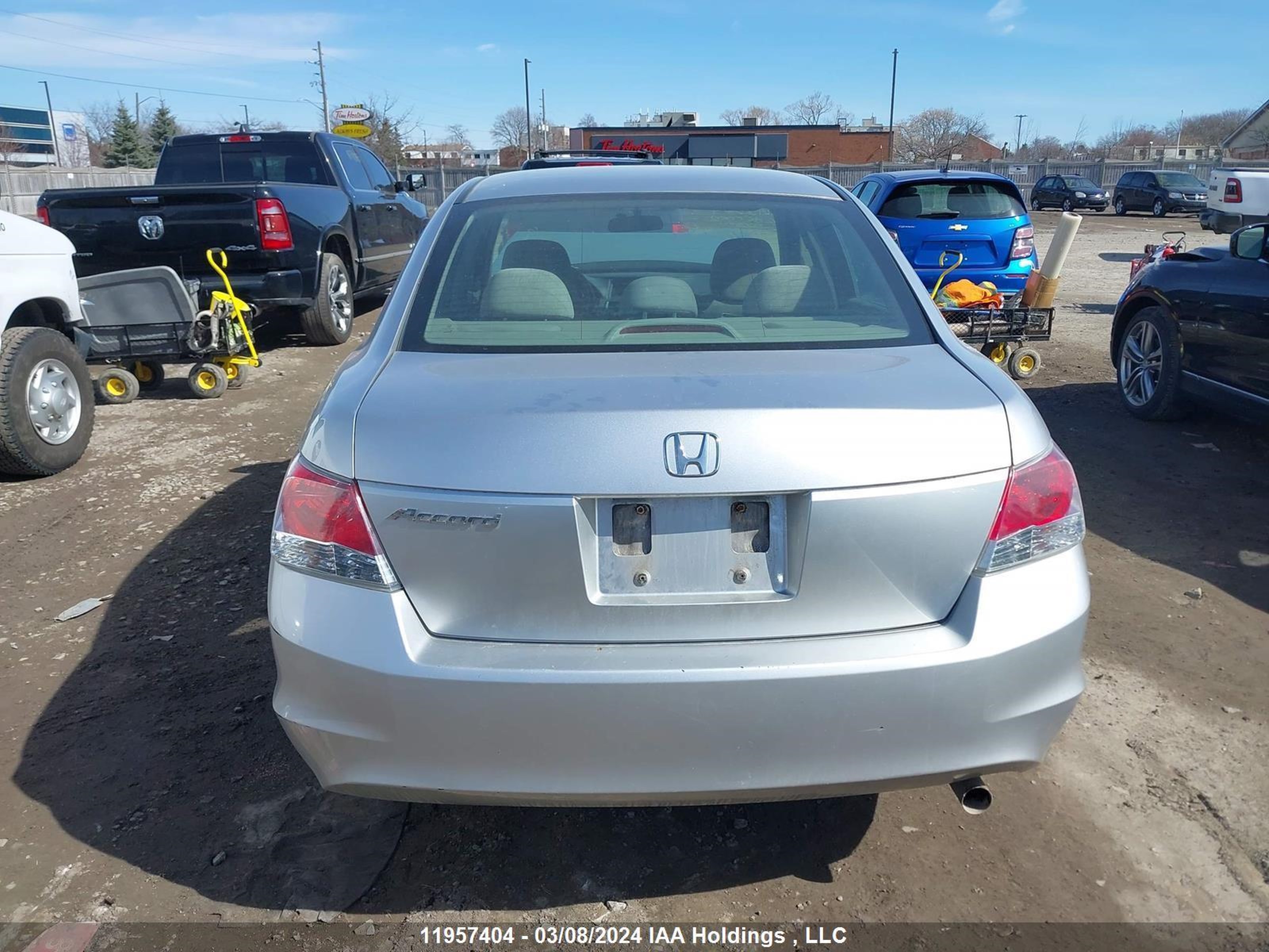 Photo 15 VIN: 1HGCP2F36AA800580 - HONDA ACCORD 