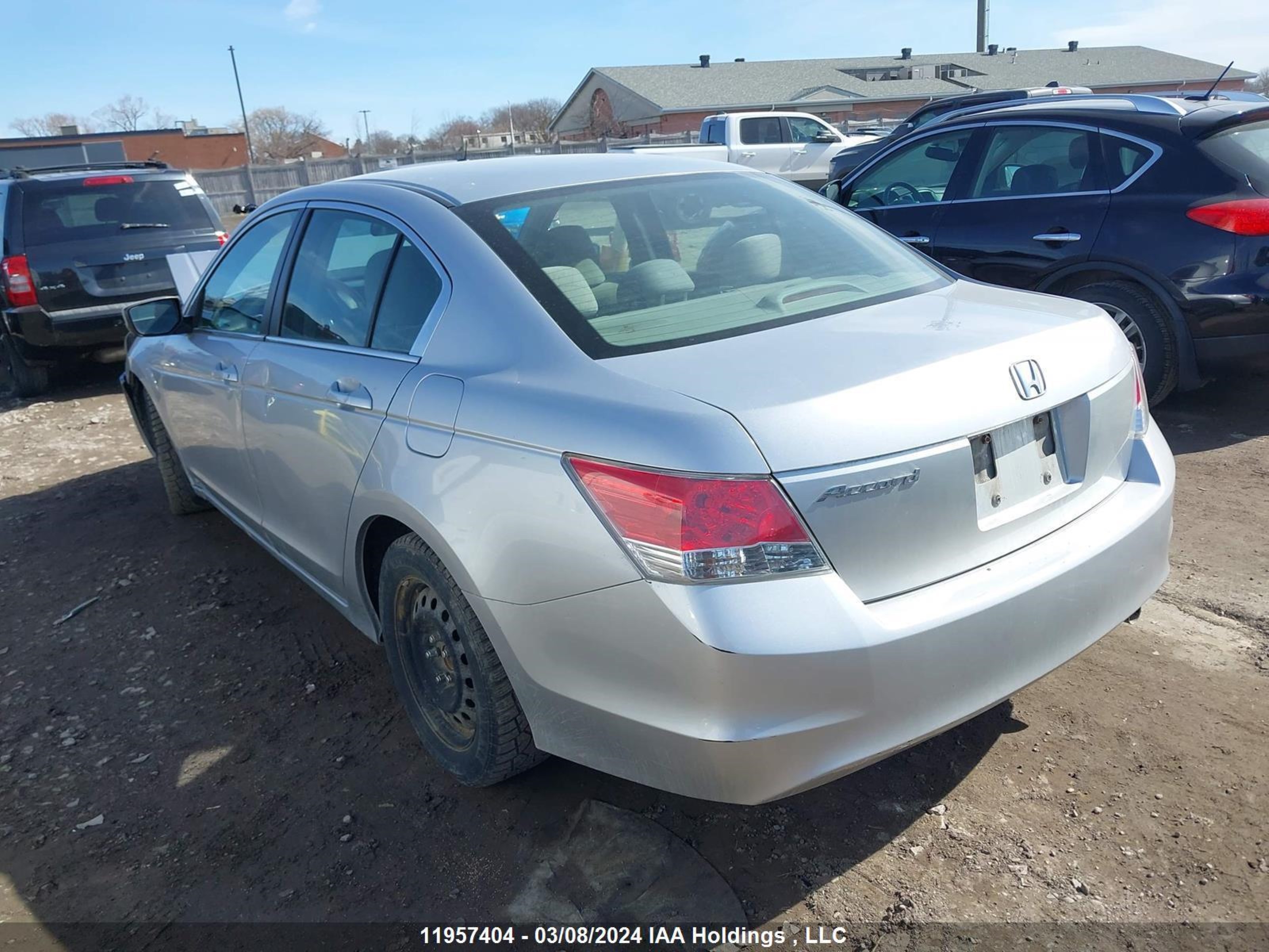 Photo 2 VIN: 1HGCP2F36AA800580 - HONDA ACCORD 