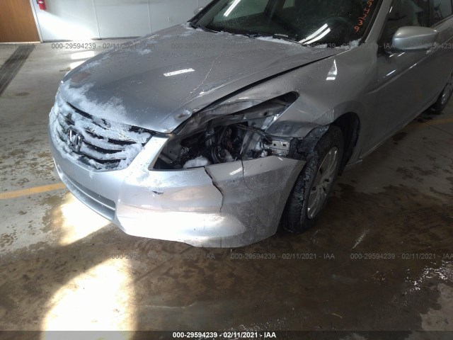 Photo 5 VIN: 1HGCP2F36BA013937 - HONDA ACCORD SDN 