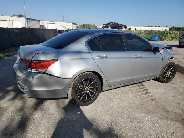 Photo 2 VIN: 1HGCP2F36BA095944 - HONDA ACCORD 