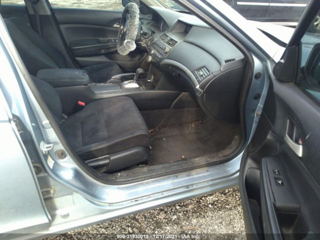 Photo 4 VIN: 1HGCP2F36BA096737 - HONDA ACCORD SDN 