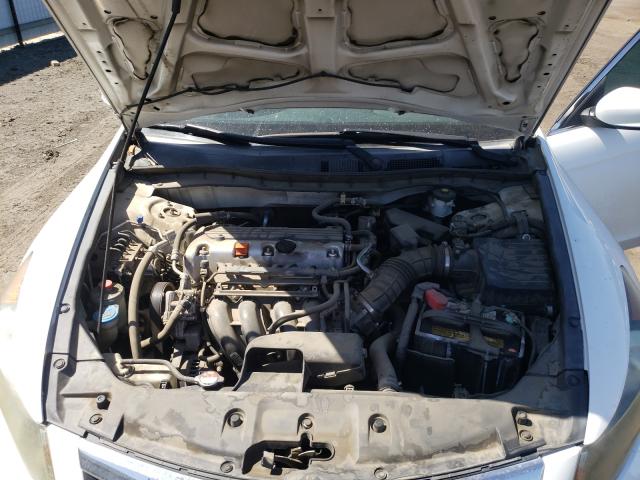 Photo 6 VIN: 1HGCP2F36BA129980 - HONDA ACCORD LX 