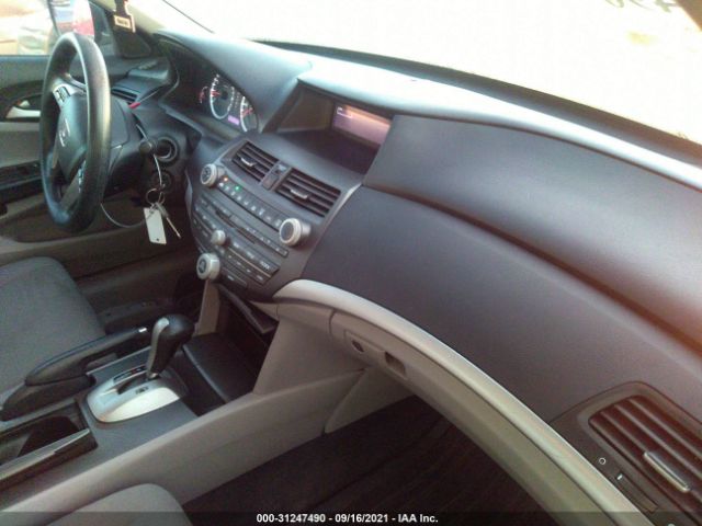 Photo 4 VIN: 1HGCP2F36CA052254 - HONDA ACCORD SDN 