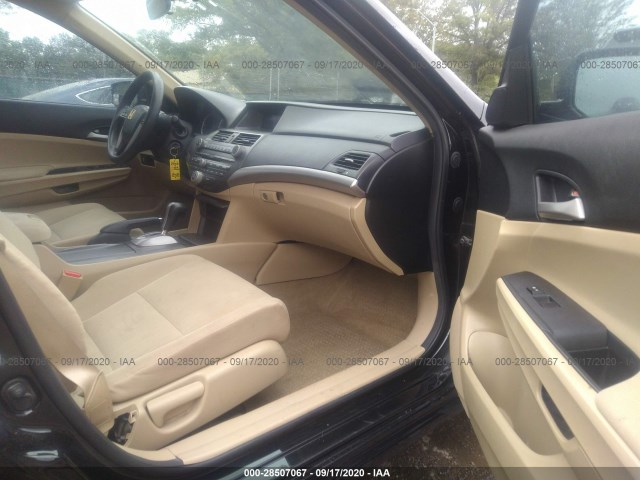 Photo 4 VIN: 1HGCP2F36CA100934 - HONDA ACCORD SDN 