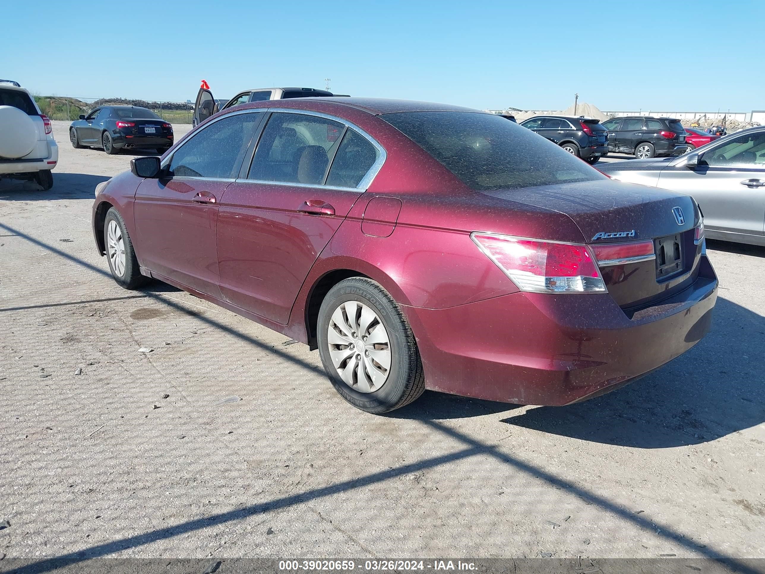 Photo 2 VIN: 1HGCP2F36CA145923 - HONDA ACCORD 