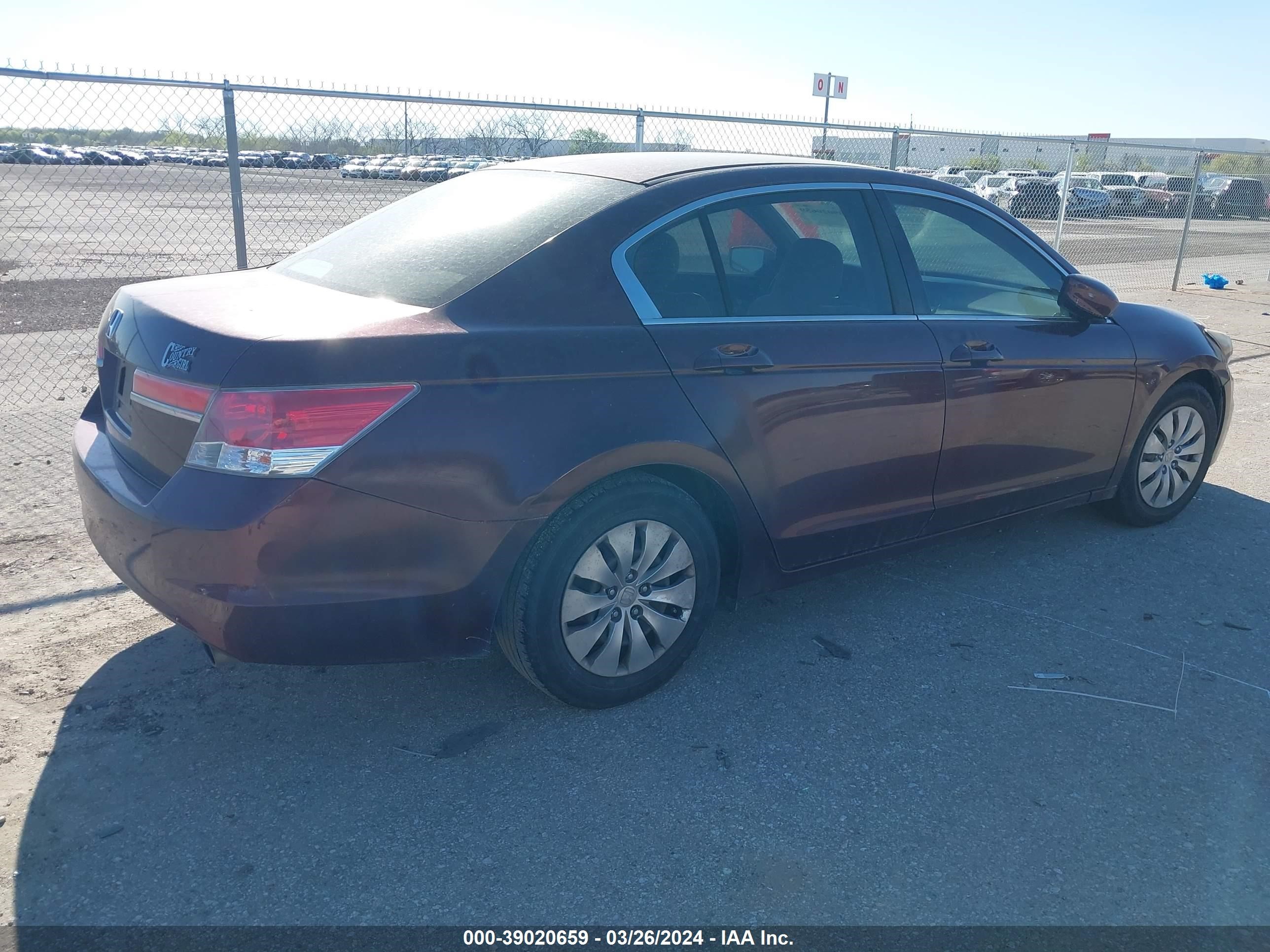 Photo 3 VIN: 1HGCP2F36CA145923 - HONDA ACCORD 